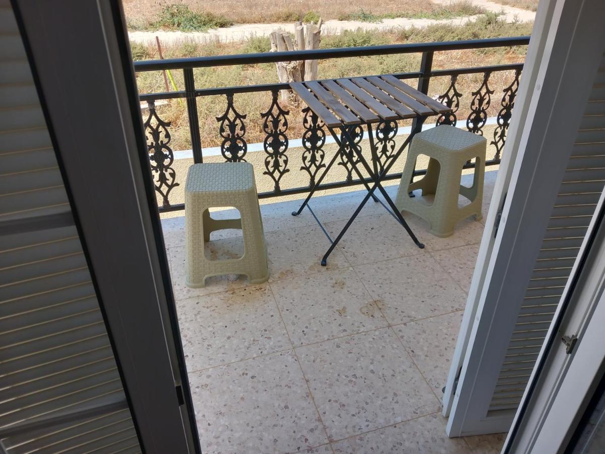 Appartement Vasilis House à Dromolaxia Extérieur photo